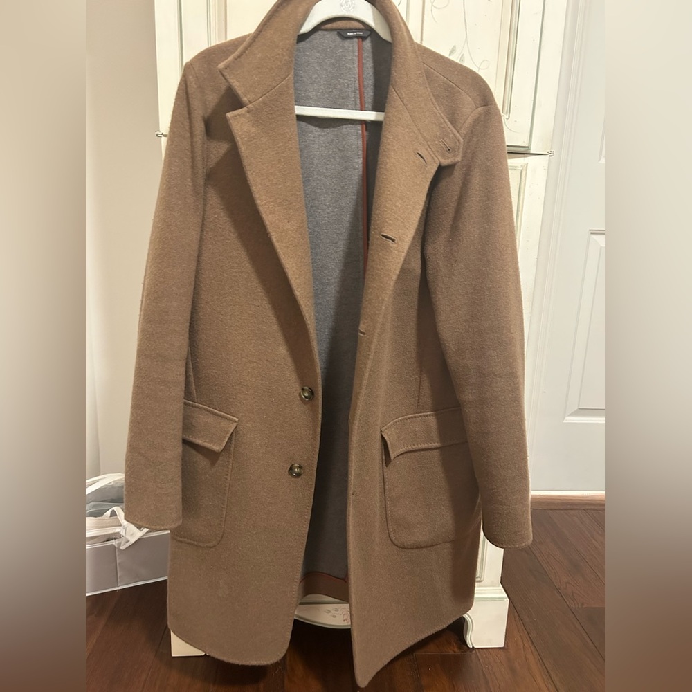 Absolutely gorgeous Loro Piana Men’s Cashmere Light Sport Coat. MSRP $4,550.00